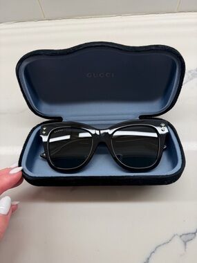Gucci Black Glossy Cat-Eye Sunglasses with Dark Lenses
